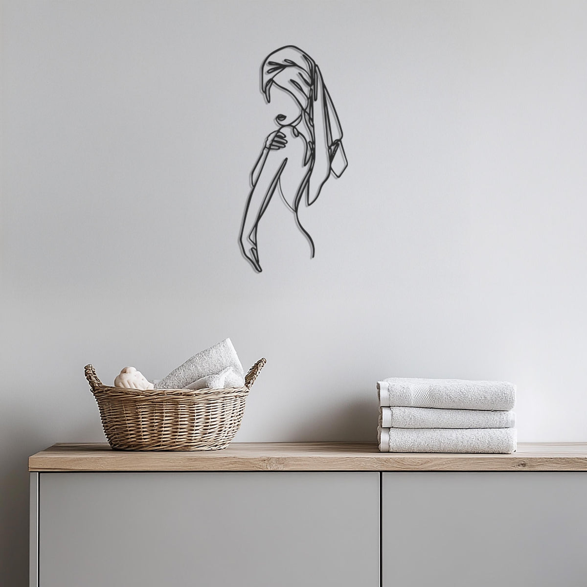 Minimalist Woman Metal Wall Art with Towel, Modern Female Line Silhouette Wall Decor for Bathroom, Spa or Bedroom Accent, Wall Art